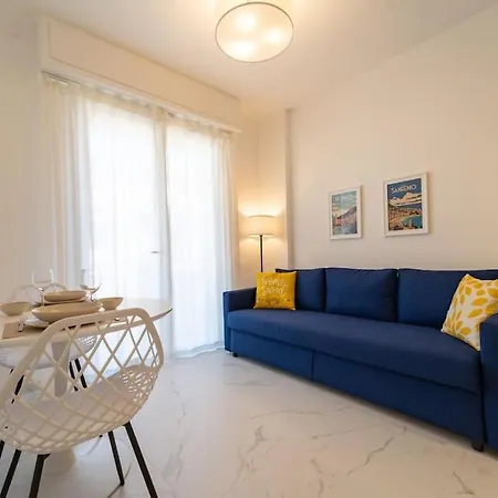 [elegante E Moderno Appartamento]-colin Sanremo